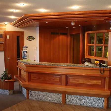 Swiss Family Alphubel 萨斯费