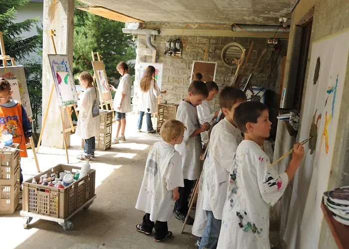 Swiss Family Alphubel ホテル 3*