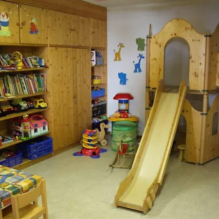 Swiss Family Alphubel Hotel 3*