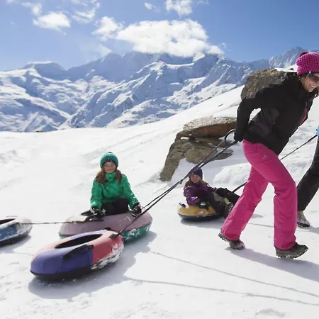 Swiss Family Alphubel Готель 3*