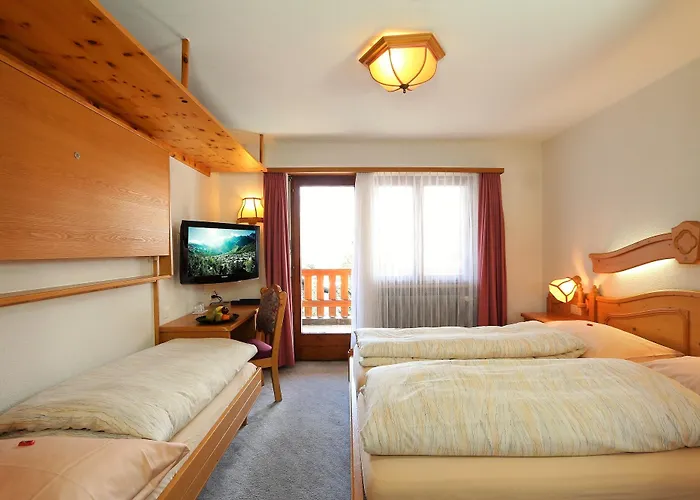 Hotel Swiss Family Alphubel 3*