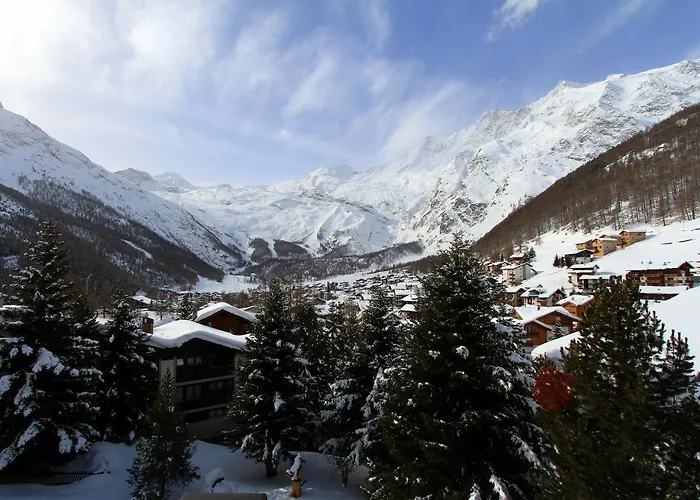 Hotel Swiss Family Alphubel 3*